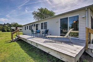 Terrace/patio - Charming Painter Home w/ Chesapeake Bay Views (Painter)