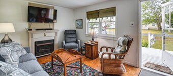 Charming Painter Home w/ Chesapeake Bay Views
