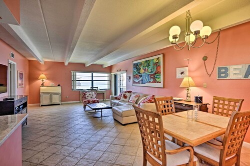 Waterfront Vero Beach Condo w/ Ocean-view Balcony