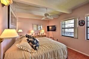 Apartment (2 Bedrooms) | Interior - Waterfront Vero Beach Condo w/ Ocean-view Balcony (Vero Beach)