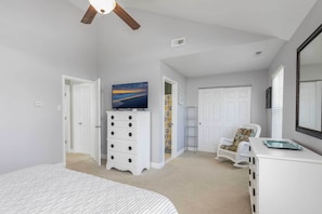 House (6 Bedrooms) | Interior