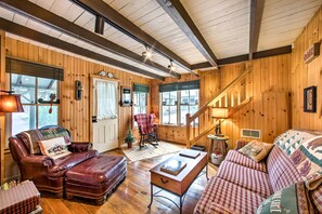 Cottage (2 Bedrooms) | Interior - Quaint 'gretna Getaway' Cottage w/ Screened Porch! (Lebanon)