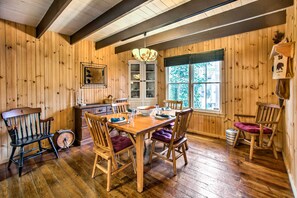 Cottage (2 Bedrooms) | Interior - Quaint 'gretna Getaway' Cottage w/ Screened Porch! (Lebanon)