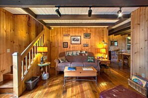 Cottage (2 Bedrooms) | Bahagian dalam