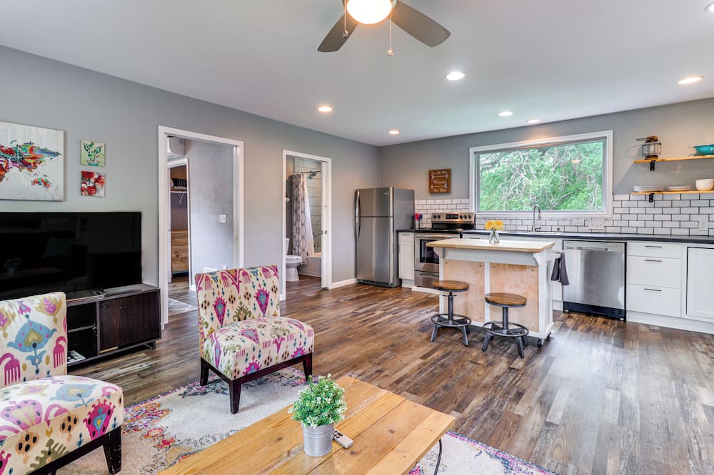 12 Mi to Dtwn: Austin Guest Cottage w/ Pool Access - Manchaca, TX