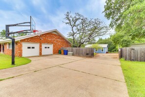 Cottage (1 Bedroom) | Interior - 12 Mi to Dtwn: Austin Guest Cottage w/ Pool Access (Austin)