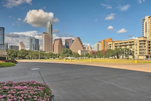 Cottage (1 Bedroom) | Interior - 12 Mi to Dtwn: Austin Guest Cottage w/ Pool Access (Austin)