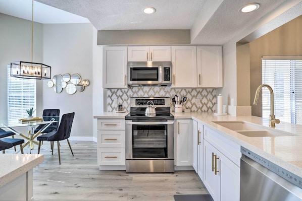 Apartment (2 Bedrooms) | Interior - Chic Palm Desert Condo w/ Resort-style Amenities! (Palm Desert)