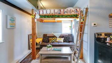 Apartment (0 Bedroom) | Interior