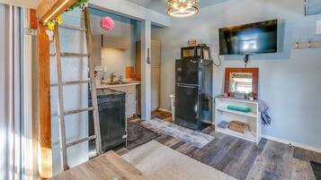 Apartment (0 Bedroom) | Interior