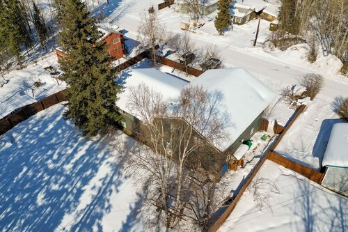 2 Mi to Dtwn & Pioneer Park: Fairbanks Studio!