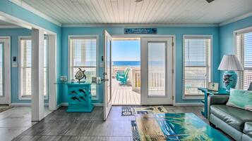 House (6 Bedrooms) | Interior