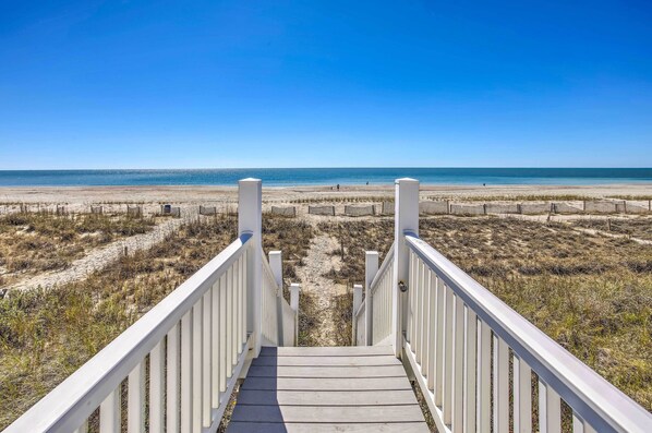 House (6 Bedrooms) | Interior - Marvelous Oceanfront Home w/ Stunning Views (Supply)