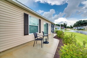 House (2 Bedrooms) | Interior - Sun-soaked Retreat in The Villages w/ Grill! (Coleman)