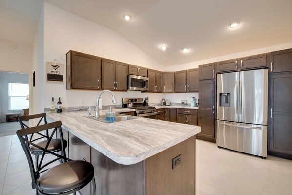 House (2 Bedrooms) | Interior - Sun-soaked Retreat in The Villages w/ Grill! (Coleman)