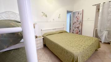 Apartment, Accessible, Smoking | 5 bedrooms