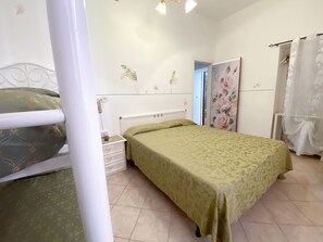 Apartment, Accessible, Smoking | 5 bedrooms - Casa Vacanze da Vicenta (Camerota)