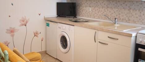 Studio, fumeurs | 5 chambres