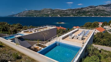 Villa | 6 bedrooms, desk, soundproofing