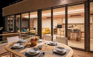 Villa | 6 Schlafzimmer, Schreibtisch, schallisolierte Zimmer