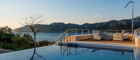 Vila | 6 quartos, escrivaninha, quartos à prova de som