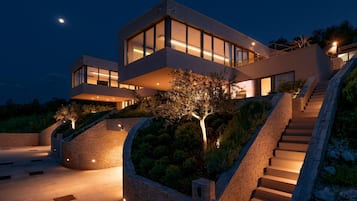 Villa | 6 bedrooms, desk, soundproofing