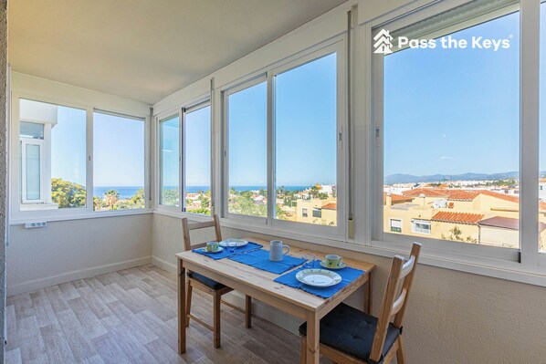 تناول الطعام