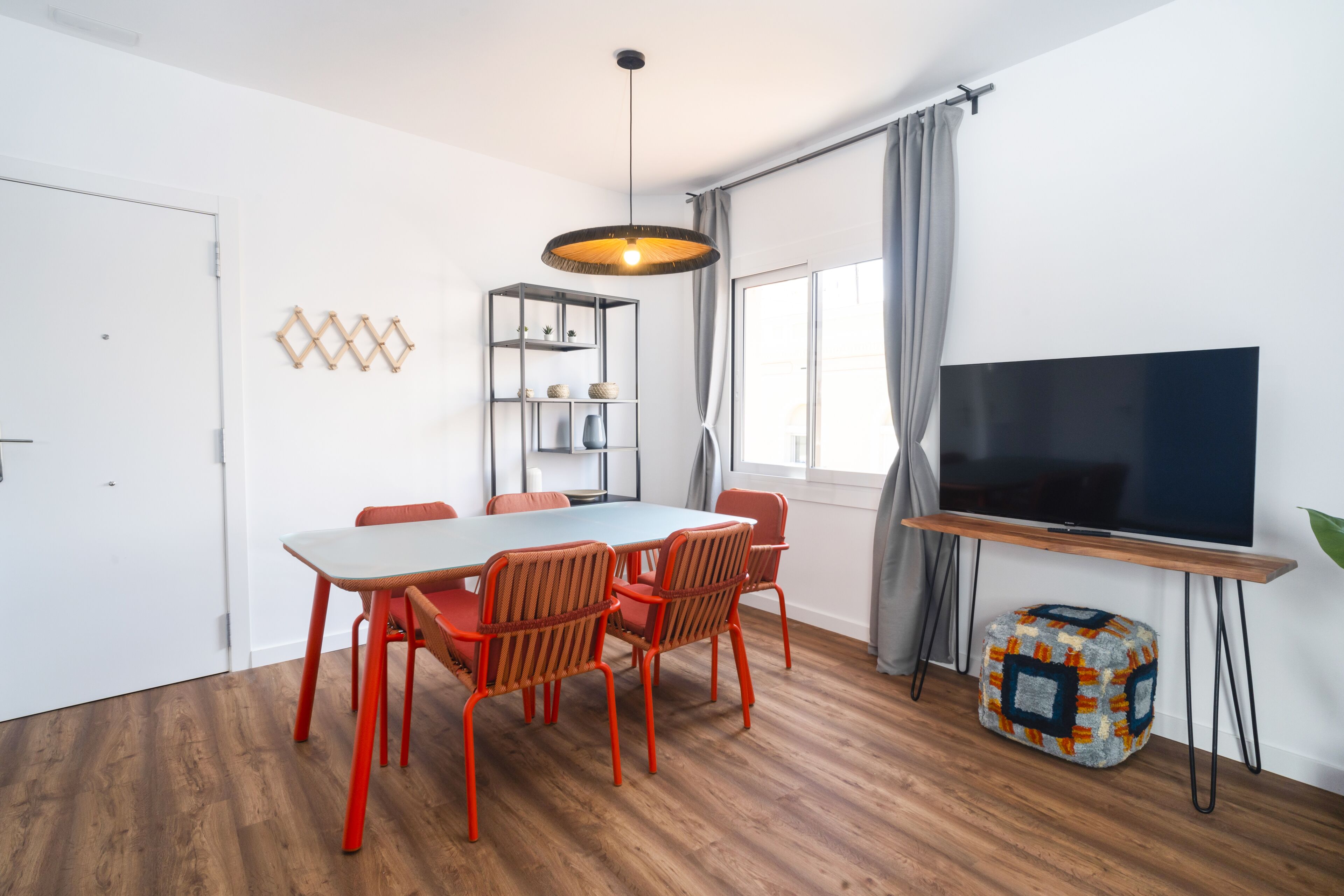 Familienapartment, 3 Schlafzimmer | Wohnbereich | Smart-TV