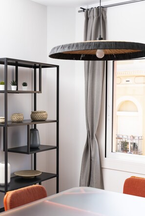 家庭公寓, 3 間臥室 | 起居區 | 智慧型電視