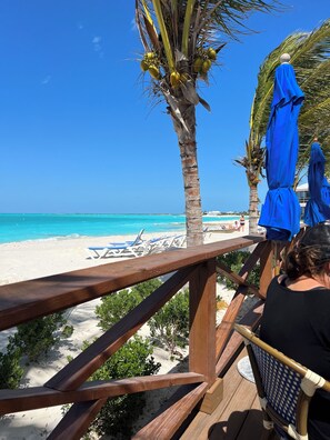 Sun-loungers, beach towels - Welcome to the Chicken Ranch! High-end property, 69 foot deepwater dock. (Treasure Cay Abaco)