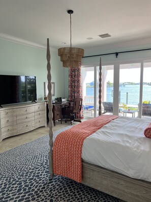 4 bedrooms, in-room safe, desk, iron/ironing board - Welcome to the Chicken Ranch! High-end property, 69 foot deepwater dock. (Treasure Cay Abaco)