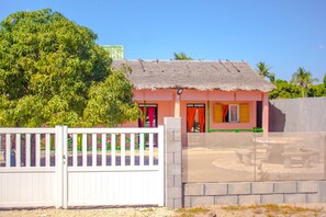 Outdoor dining - Bungalow Tropical Ravo (Majunga)