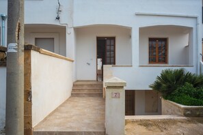 Ferienhaus, 2 Schlafzimmer, Raucher, Balkon | Eingangsbereich