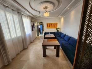 Interior - Tangier 3BR Hypercenter Apt: Prime Location, Modern Comforts, Stunning Views (Tanger)