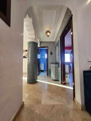 Interior - Tangier 3BR Hypercenter Apt: Prime Location, Modern Comforts, Stunning Views (Tanger)