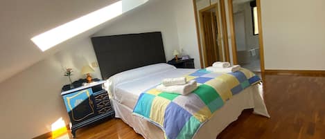 3 bedrooms, iron/ironing board, travel crib, bed sheets