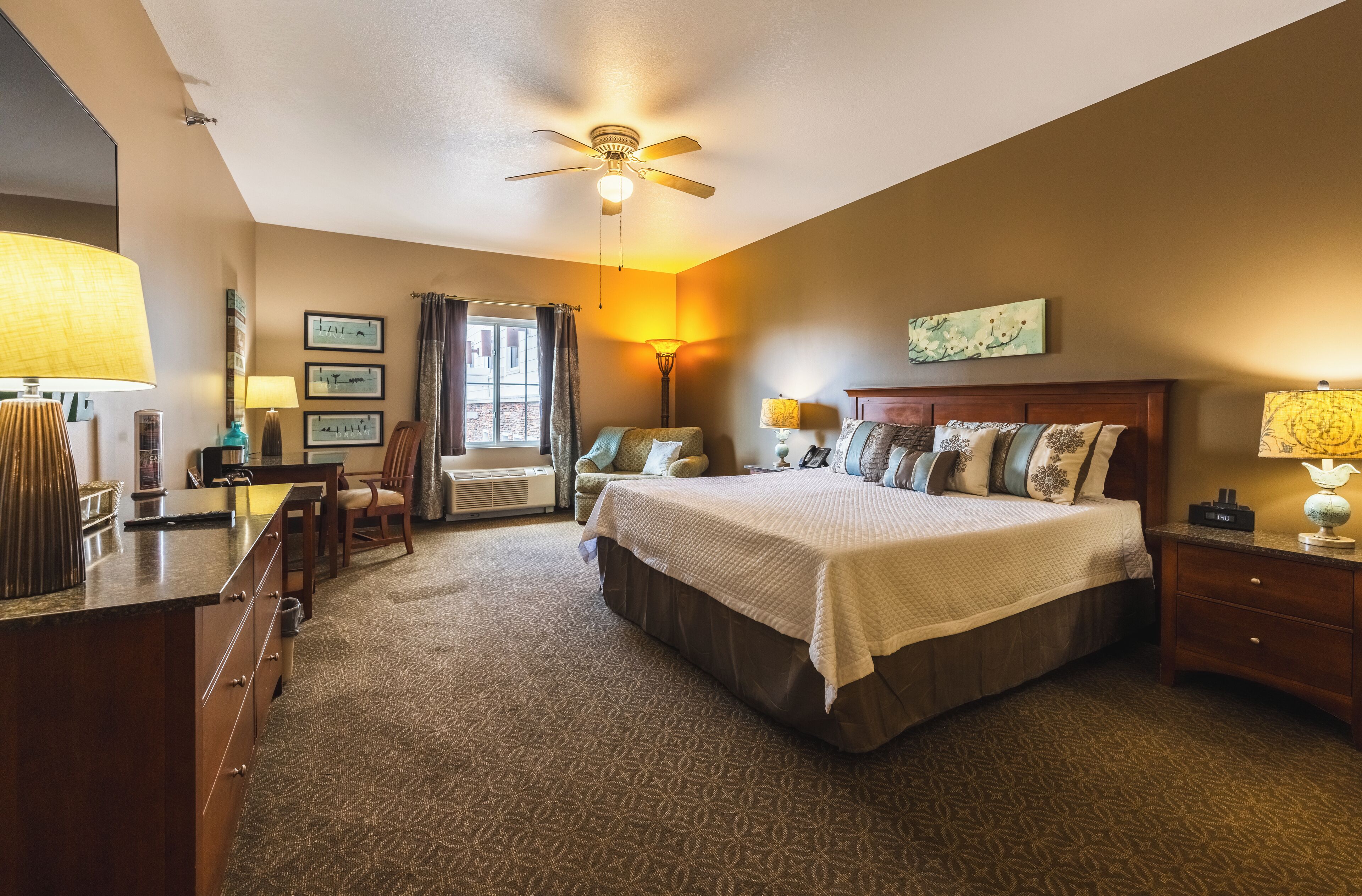 Romantic Suite, 1 King Bed with Sofa bed | Individually decorated, individually furnished, desk, laptop workspace