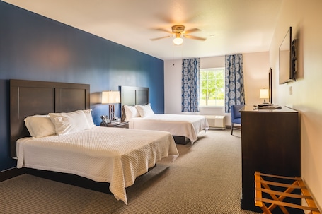 Basic Double Room | 1 bedroom, desk, laptop workspace, blackout drapes