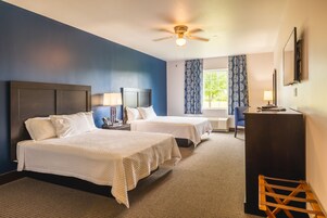 1 habitación, escritorio y espacio para trabajar con laptop 