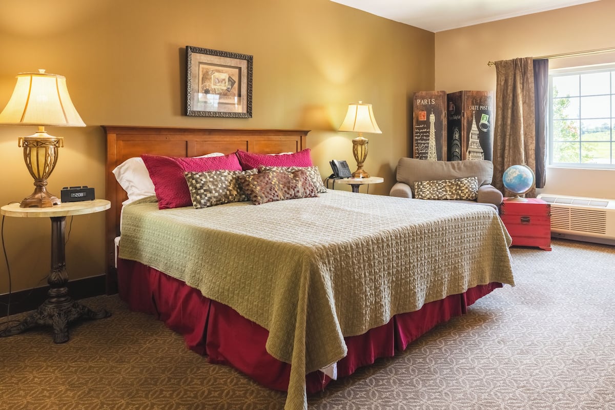 Suite – signature, 1 kingsize-seng med sovesofa | Individuelt dekorert, individuelt innredet og skrivebord