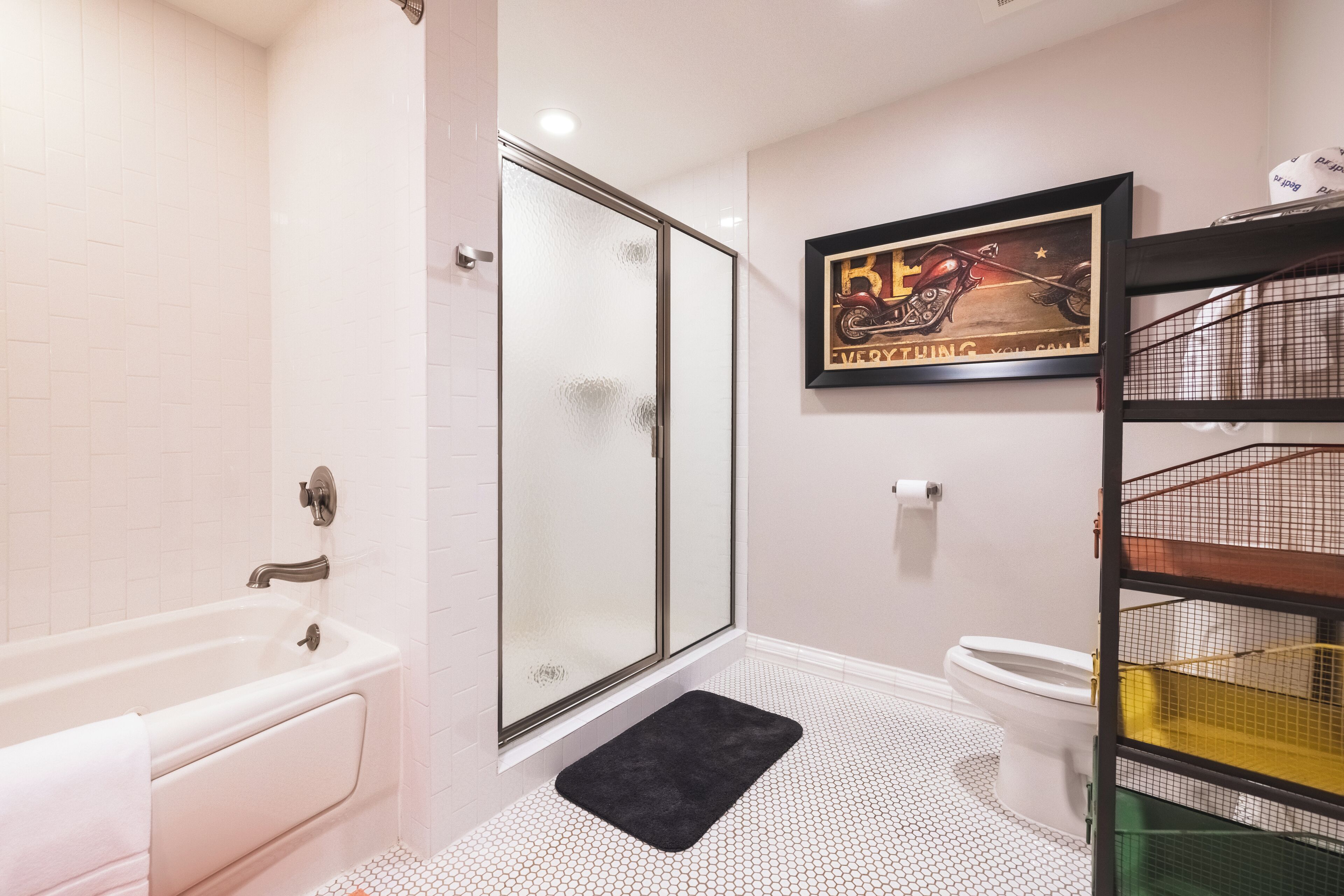 特色套房, 1 张特大床和 1 张沙发床 | 浴室 | 免费洗浴用品、吹风机、毛巾、肥皂