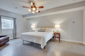 1 bedroom, iron/ironing board, travel cot, Internet - ‘Sunset View’ Home: 1 Mi to Smithville Lake! (Plattsburg)