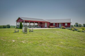 Exterior - ‘Sunset View’ Home: 1 Mi to Smithville Lake! (Plattsburg)