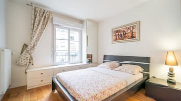 2 slaapkamers, een strijkplank/strijkijzer, gratis wifi, beddengoed