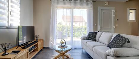 Télévision, lecteur de DVD, chaßne hi-fi