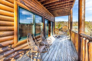 Cabin, 3 Single Beds (Smoky Pleasure Views #3737) | Property grounds - Smoky Pleasure Views #3737 (Gatlinburg)