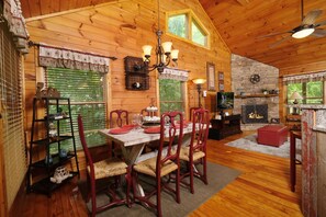 House, Multiple Beds (Jackson's Starry Nite Sky #217) | Dining