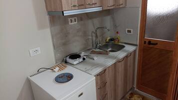 Apartment, 1 Bedroom, Balcony, Ocean View | Private kitchen