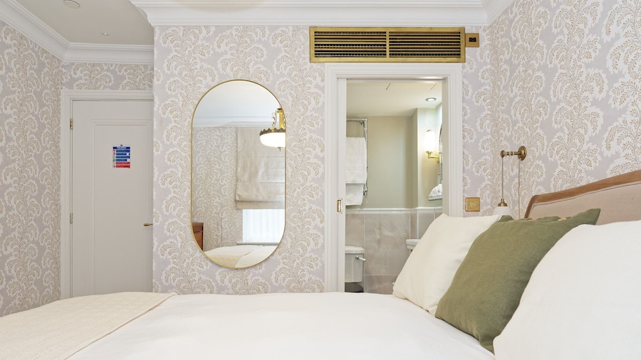 Old Town House by Ezestays