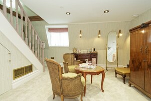 Superior Room, 1 King Bed | Premium bedding, down comforters, Select Comfort beds, blackout drapes